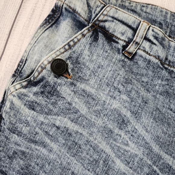 Blue Wash Denim Men's Shorts Skinny Fit - Picture 4 of 16